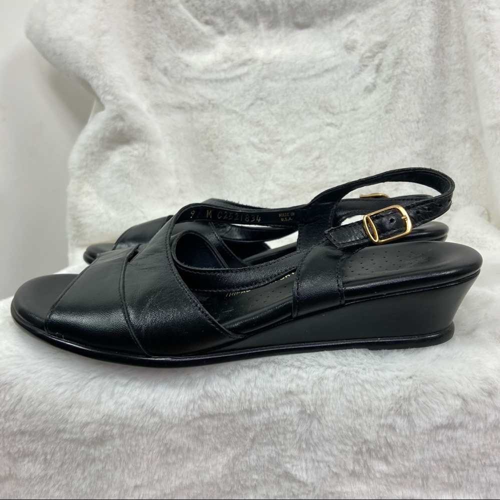 SAS black leather cross cross sandal
Size 9M - Picture 9 of 9